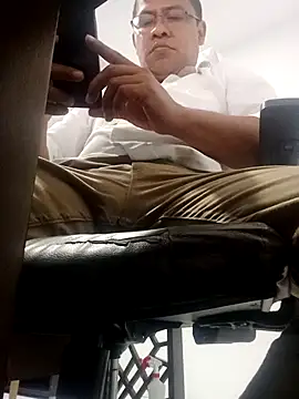 Snapshot of Antony-5045 chatting on January 16, 8:13 pm Antony-5045 online show from January 16, 8:13 pm