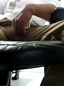 Snapshot of Antony-5045 chatting on April 9, 11:43 pm Antony-5045 online show from April 9, 11:43 pm