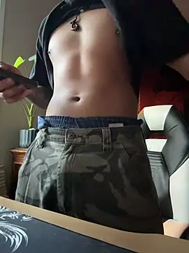 Snapshot of JoeyBlazy chatting on April 24, 2:58 am JoeyBlazy online show from April 24, 2:58 am