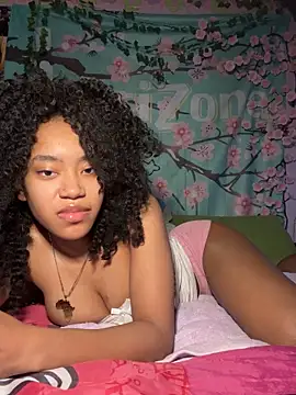 Snapshot of lifeoftt_19xx chatting on February 12, 9:21 pm lifeoftt 19xx online show from February 12, 9:21 pm