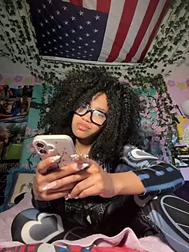 Snapshot of lifeoftt_19xx chatting on February 18, 6:48 pm lifeoftt 19xx online show from February 18, 6:48 pm