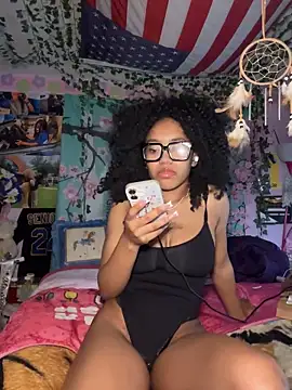 Snapshot of lifeoftt_19xx chatting on March 11, 6:58 pm lifeoftt 19xx online show from March 11, 6:58 pm