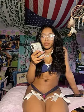 Snapshot of lifeoftt_19xx chatting on March 31, 5:46 pm lifeoftt 19xx online show from March 31, 5:46 pm