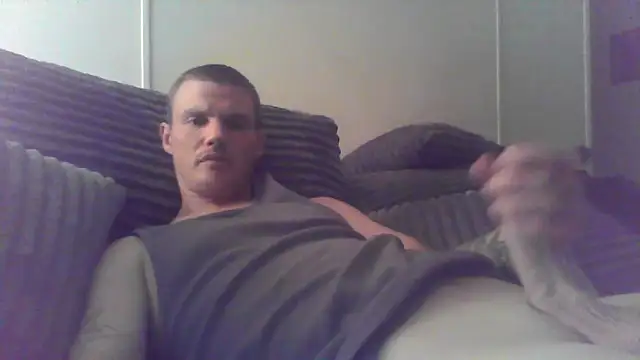 Snapshot of HungandHynotic chatting on May 14, 6:09 am HungandHynotic online show from May 14, 6:09 am