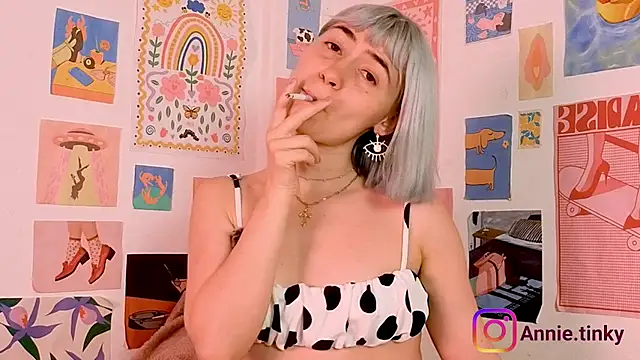 annieTinky0 online show from February 17, 12:18 am