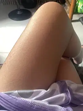 Snapshot of sweetest_fruity chatting on May 17, 3:59 am sweetest fruity online show from May 17, 3:59 am