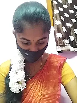 Snapshot of Tamil_Hot_RoyalQueen chatting on April 18, 3:16 pm Tamil Hot RoyalQueen online show from April 18, 3:16 pm