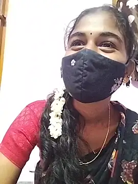 Snapshot of Tamil_Hot_RoyalQueen chatting on April 21, 1:42 am Tamil Hot RoyalQueen online show from April 21, 1:42 am
