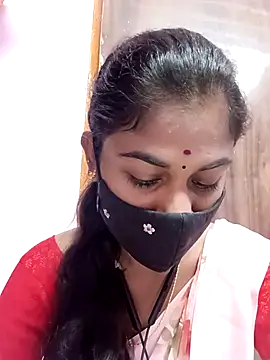 Snapshot of Tamil_Hot_RoyalQueen chatting on April 29, 11:14 am Tamil Hot RoyalQueen online show from April 29, 11:14 am