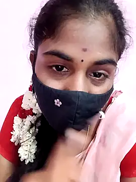 Snapshot of Tamil_Hot_RoyalQueen chatting on April 29, 5:30 pm Tamil Hot RoyalQueen online show from April 29, 5:30 pm