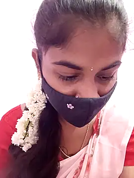 Snapshot of Tamil_Hot_RoyalQueen chatting on May 7, 12:27 am Tamil Hot RoyalQueen online show from May 7, 12:27 am