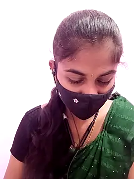 Snapshot of Tamil_Hot_RoyalQueen chatting on May 7, 5:29 pm Tamil Hot RoyalQueen online show from May 7, 5:29 pm