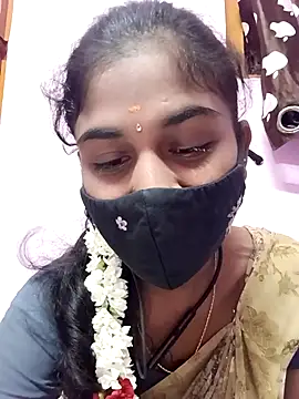 Snapshot of Tamil_Hot_RoyalQueen chatting on May 10, 5:18 pm Tamil Hot RoyalQueen online show from May 10, 5:18 pm