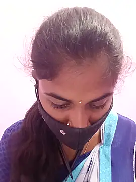 Snapshot of Tamil_Hot_RoyalQueen chatting on May 19, 2:07 am Tamil Hot RoyalQueen online show from May 19, 2:07 am