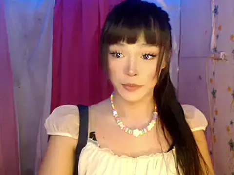 Snapshot of mariadeluxe chatting on April 17, 10:40 am mariadeluxe online show from April 17, 10:40 am