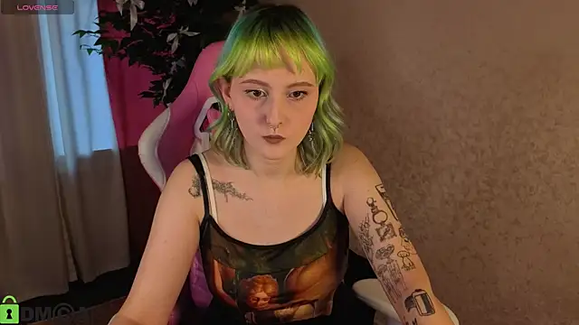 Snapshot of Roziett_Belle chatting on January 18, 9:13 am Roziett Belle online show from January 18, 9:13 am