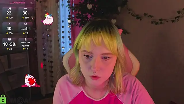 Snapshot of Roziett_Belle chatting on February 16, 9:05 am Roziett Belle online show from February 16, 9:05 am