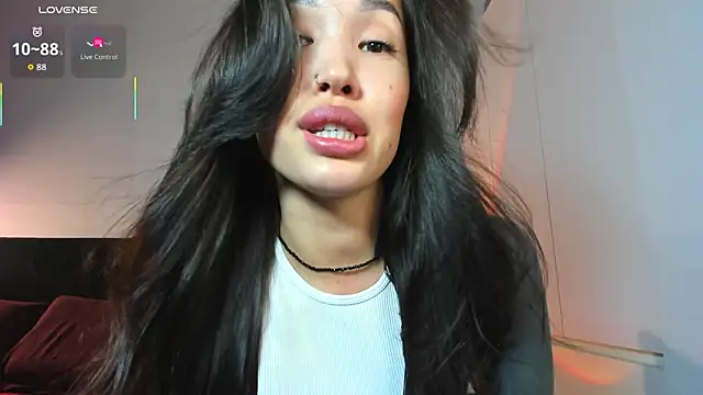 Snapshot of your_asian_dream chatting on July 12, 5:37 pm your asian dream online show from July 12, 5:37 pm