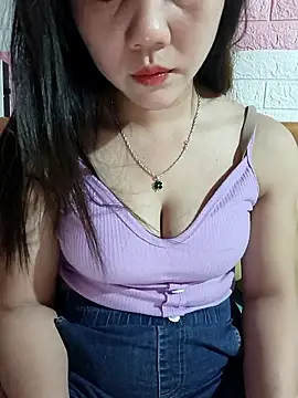 Snapshot of Ngocmai_lazdy chatting on May 6, 1:27 pm Ngocmai lazdy online show from May 6, 1:27 pm