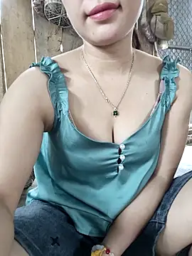 Snapshot of Ngocmai_lazdy chatting on May 20, 5:57 am Ngocmai lazdy online show from May 20, 5:57 am