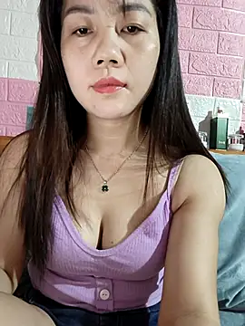 Snapshot of Ngocmai_lazdy chatting on May 22, 12:29 am Ngocmai lazdy online show from May 22, 12:29 am