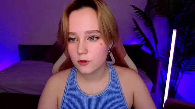 Ellie Heavenly online show from February 12, 8:20 am