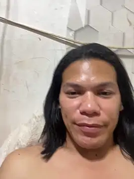 Snapshot of HugeAgatha chatting on April 29, 5:11 am HugeAgatha online show from April 29, 5:11 am