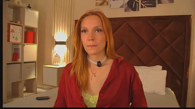 Snapshot of AvaLarson chatting on July 24, 4:21 am AvaLarson online show from July 24, 4:21 am