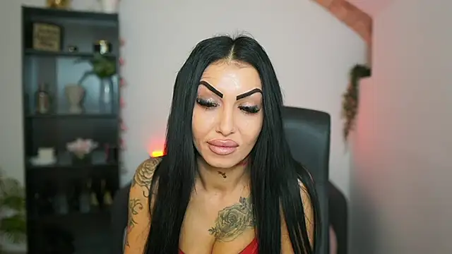 Snapshot of Latinella_ chatting on January 13, 7:41 pm Latinella online show from January 13, 7:41 pm