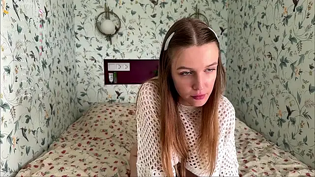 Snapshot of oopsnaked chatting on June 20, 1:25 pm oopsnaked online show from June 20, 1:25 pm