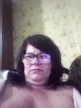 NysiOlsen online show from April 18, 7:58 pm