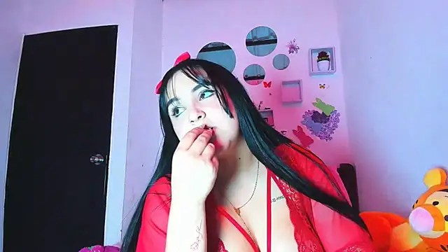 Snapshot of Penelopeflame18 chatting on May 10, 10:15 pm Penelopeflame18 online show from May 10, 10:15 pm