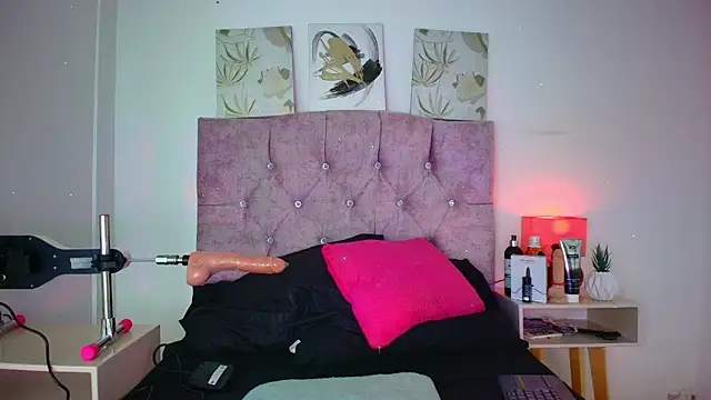 Ethan Briggs  online show from March 11, 3:34 am