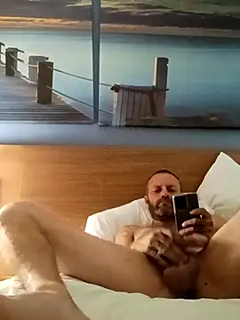 Snapshot of sterng6969 chatting on March 1, 2:08 pm sterng6969 online show from March 1, 2:08 pm