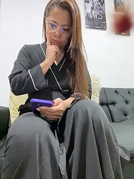Pretty  Milf online show from May 29, 10:24 am