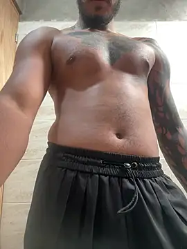 Snapshot of liyamjunior chatting on February 2, 8:07 pm liyamjunior online show from February 2, 8:07 pm