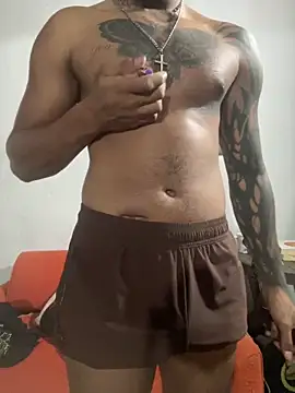 Snapshot of liyamjunior chatting on February 12, 6:08 am liyamjunior online show from February 12, 6:08 am