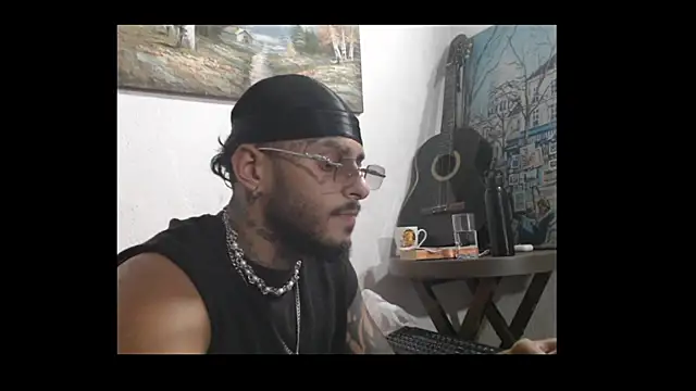 Snapshot of liyamjunior chatting on February 15, 4:42 am liyamjunior online show from February 15, 4:42 am