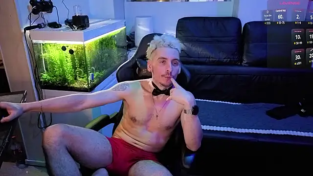 Rayzel White online show from February 3, 2:53 am