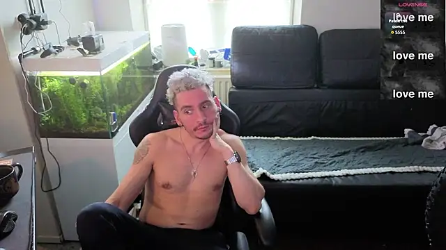 Rayzel White online show from February 9, 12:31 pm