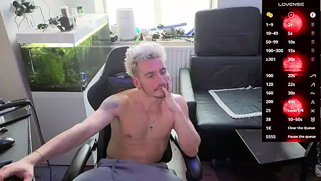 Rayzel White online show from February 20, 1:33 pm