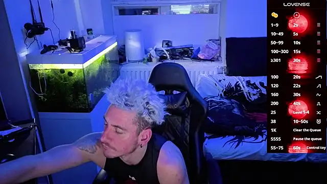 Rayzel White online show from March 1, 10:01 pm