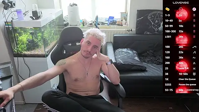 Rayzel White online show from April 10, 3:06 pm