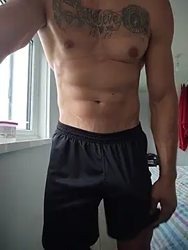 Snapshot of Fitdick4ubb chatting on June 12, 1:32 pm Fitdick4ubb online show from June 12, 1:32 pm