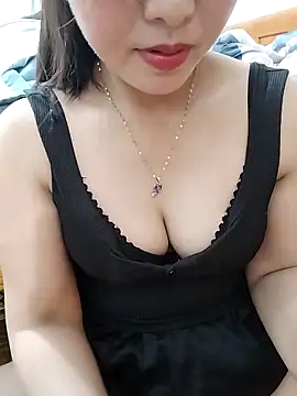 Snapshot of MaiNgoc_sexy chatting on April 21, 5:14 am MaiNgoc sexy online show from April 21, 5:14 am