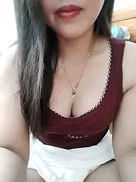 Snapshot of MaiNgoc_sexy chatting on May 6, 5:14 am MaiNgoc sexy online show from May 6, 5:14 am