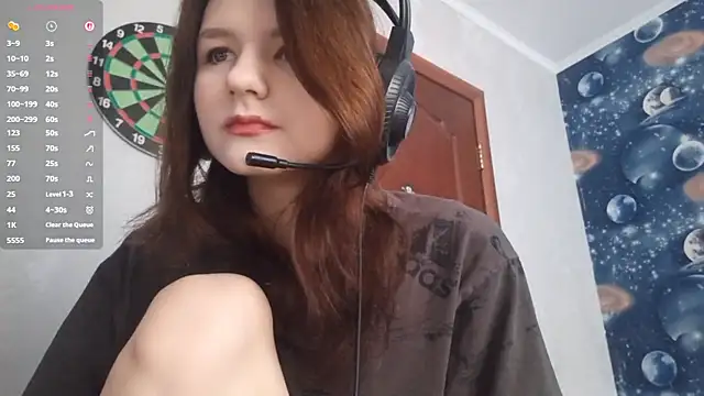 Snapshot of GameToiler chatting on April 22, 8:17 am GameToiler online show from April 22, 8:17 am