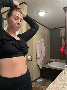 tastemecaroline online show from February 22, 1:18 am