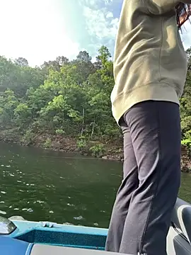 tastemecaroline online show from April 16, 1:34 pm