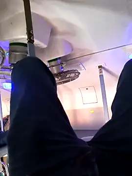 Snapshot of Hottlund6 chatting on March 5, 4:19 am Hottlund6 online show from March 5, 4:19 am